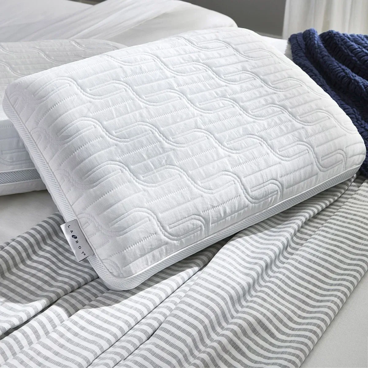 La-Z-Boy CoolRest Serene Foam Pillow