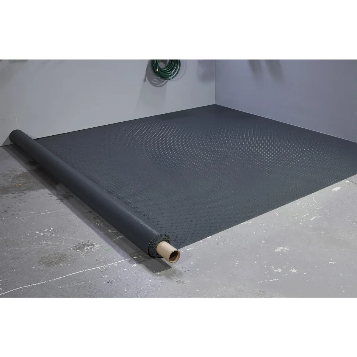 G-Floor Diamond Tread Roll Out Flooring in Slate Grey 8 ft. 5 in. x 24 ft.