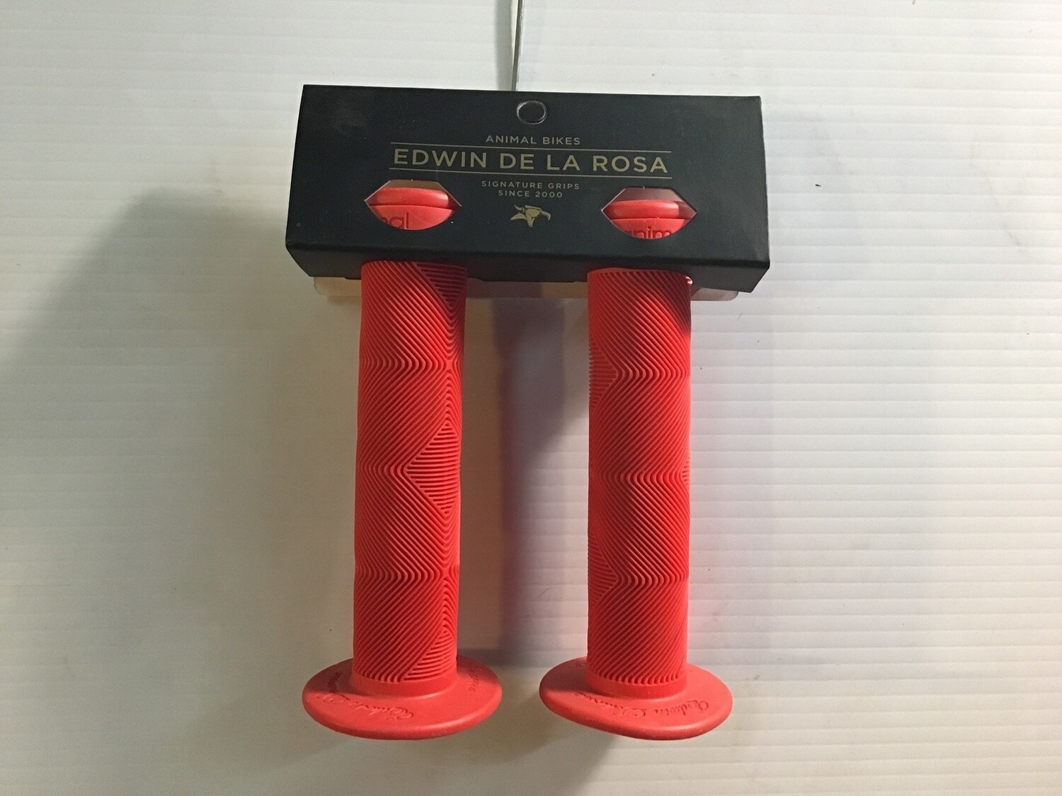 Edwin de la Rosa Signature Grips- Red