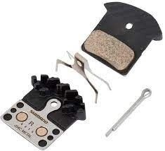 J04C Disc Brake Pad METAL &amp; Spring (W/Fin)
