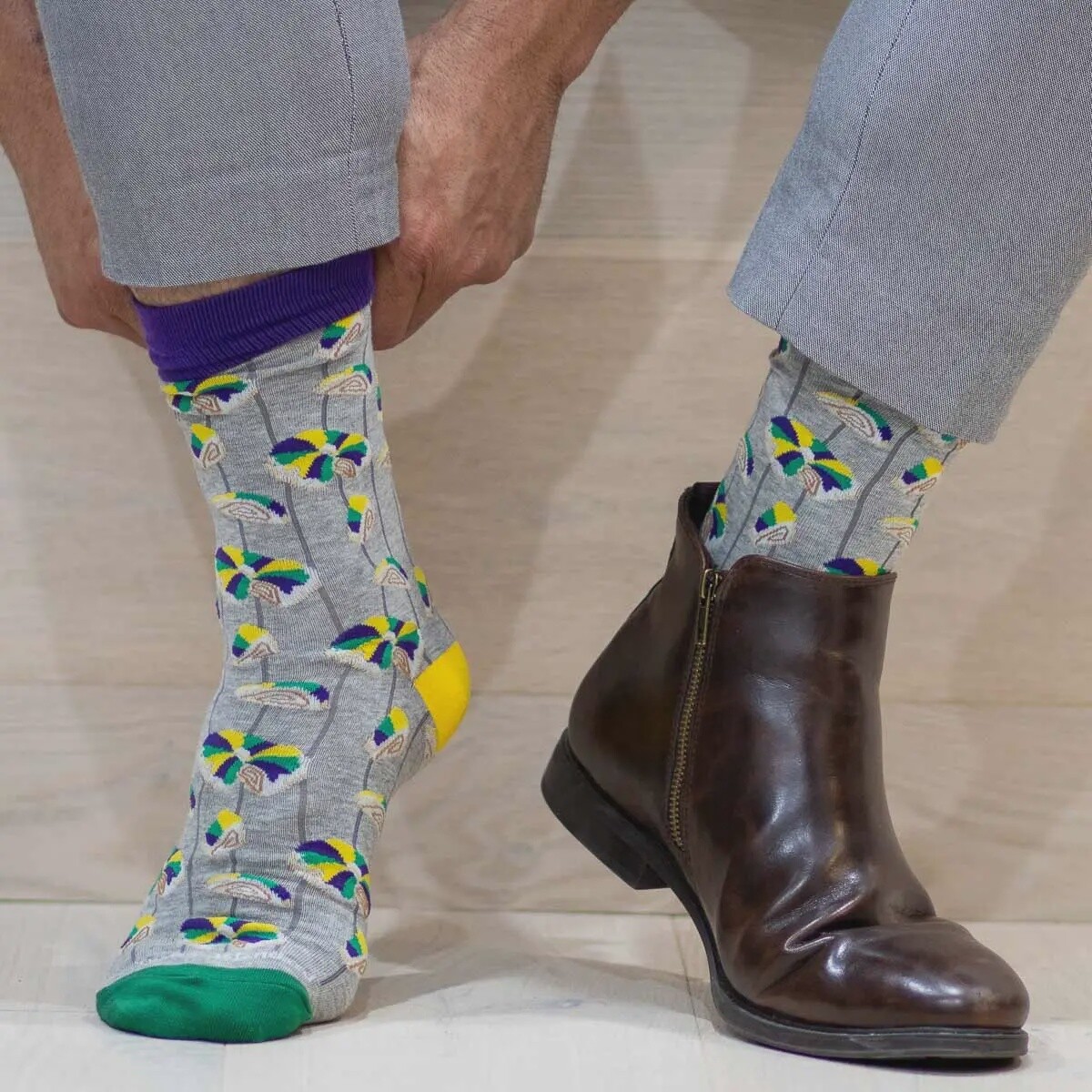 MEN’S HERE FOR THE KING CAKE SOCKS