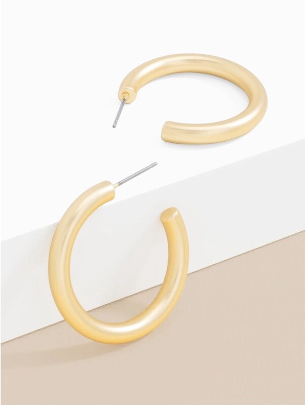 SMALL CHUNKY HOOP EARRING