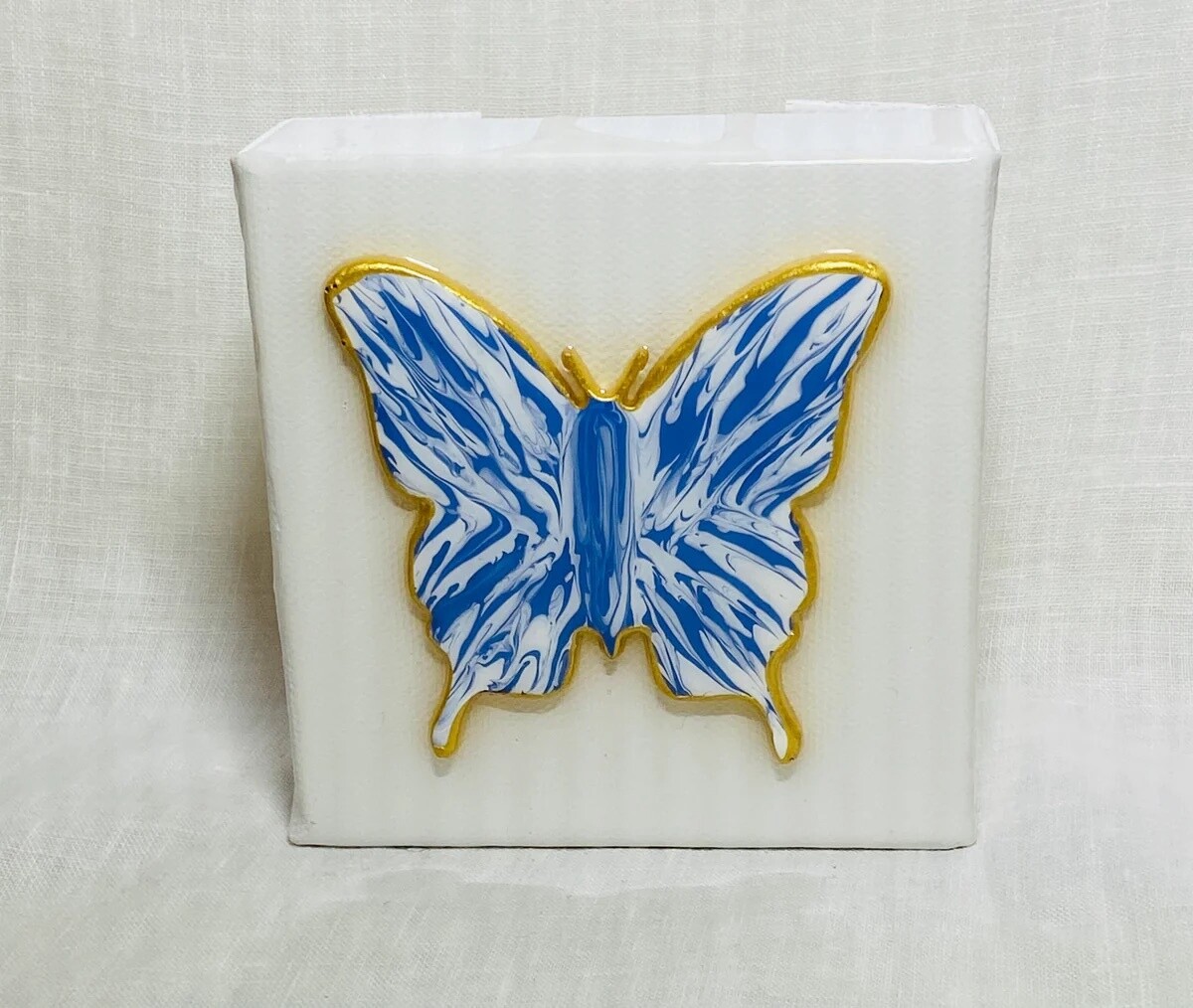4x4 CANVAS BLUE &amp; WHITE BUTTERFLY