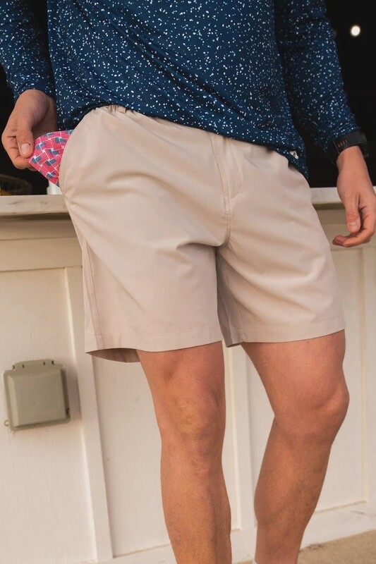 EVERYDAY SHORT LIGHT KHAKI