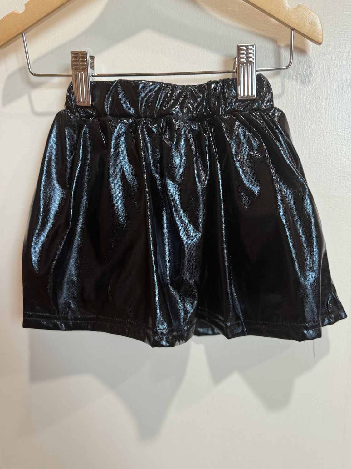 BLACK METALLIC CHILD’S SKORT