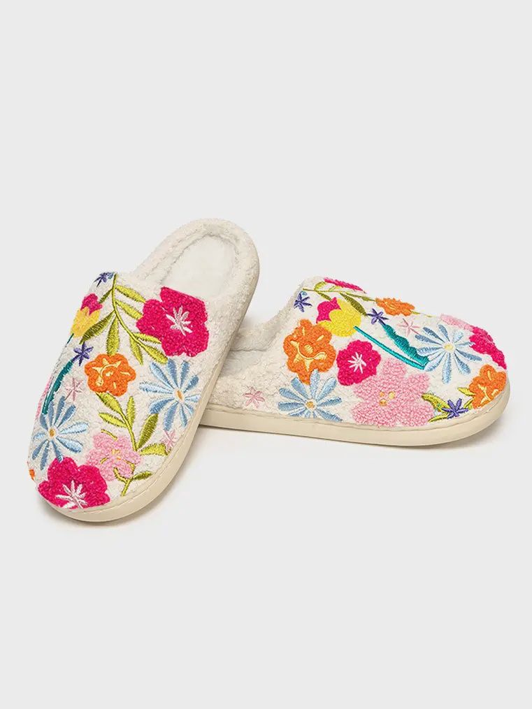 FLOWERS IN BLOOM SLIPPERS