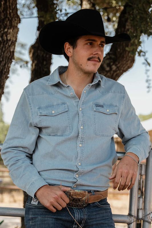 DENIM PEARL SNAP LONG SLEEVE- LIGHT WASHED