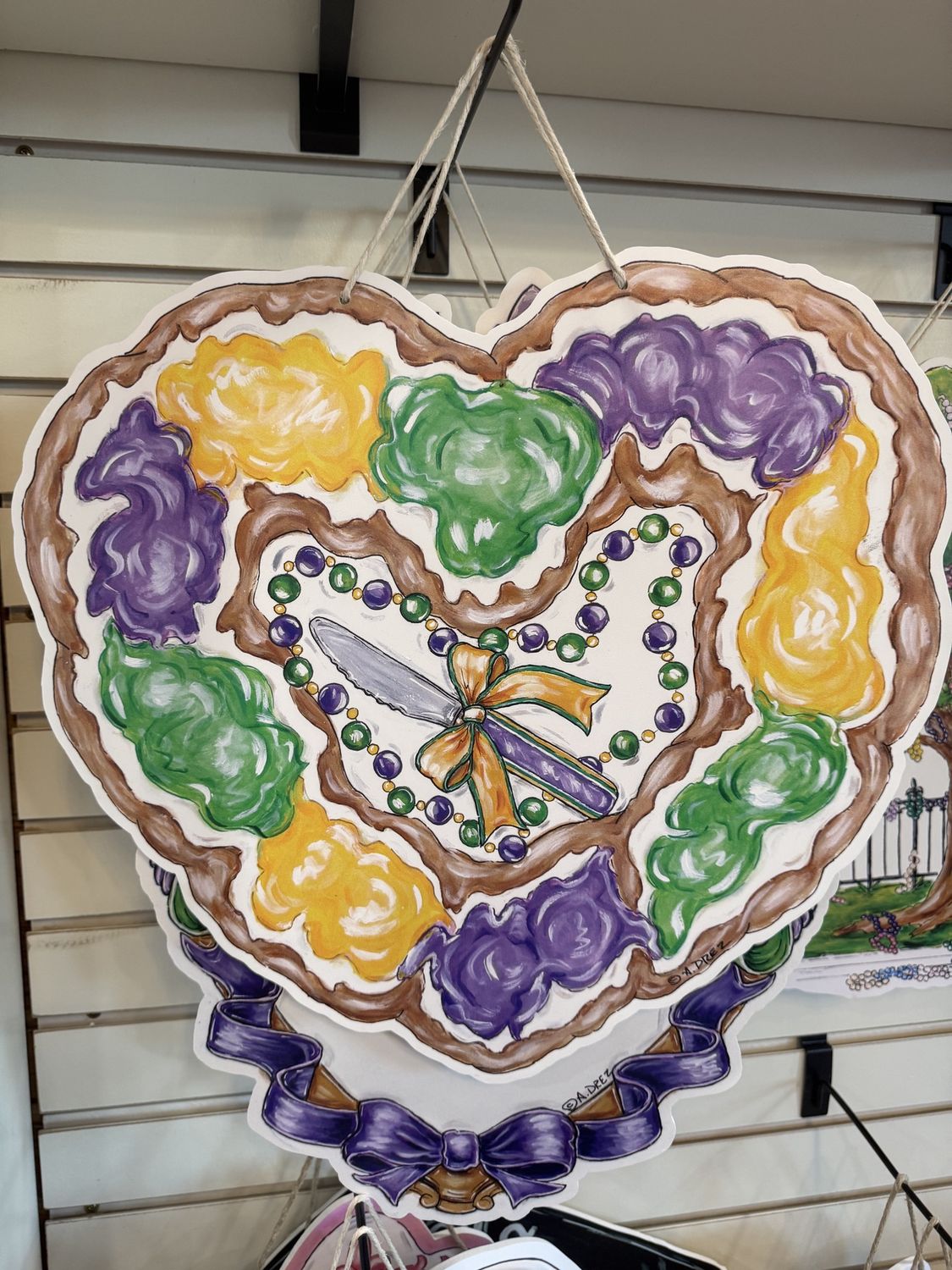 KING CAKE HEART DOOR HANGER