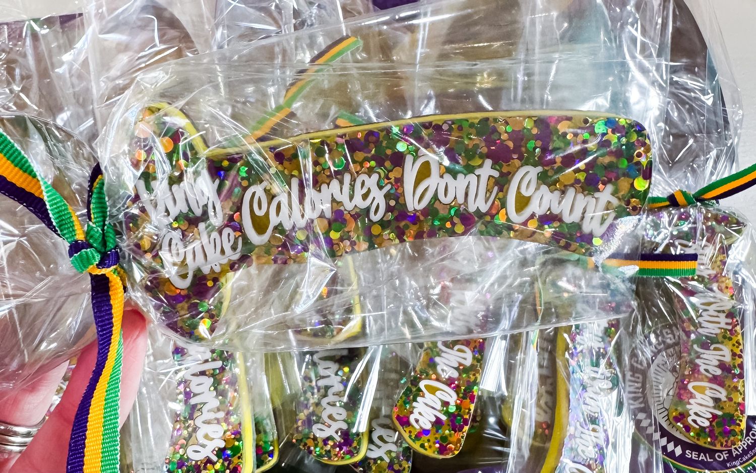&quot;KING CAKE CALORIES DON&#39;T COUNT&quot; KING CAKE KNIFE