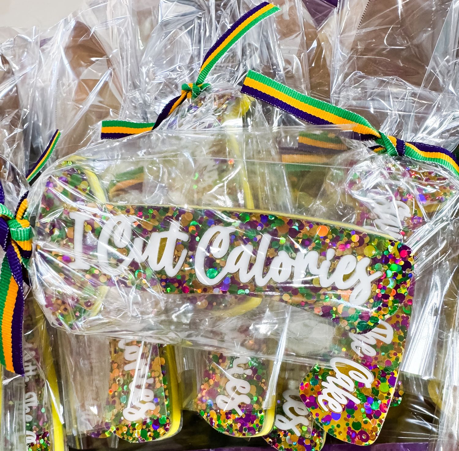 &quot;I CUT CALORIES&quot; KING CAKE KNIFE