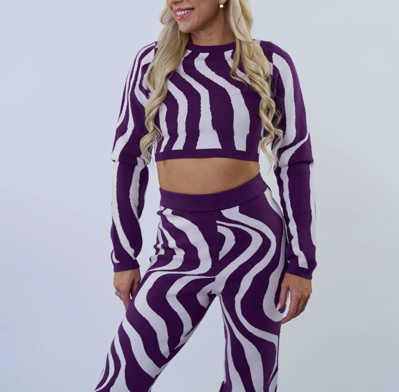 GROOVY KNIT TOP