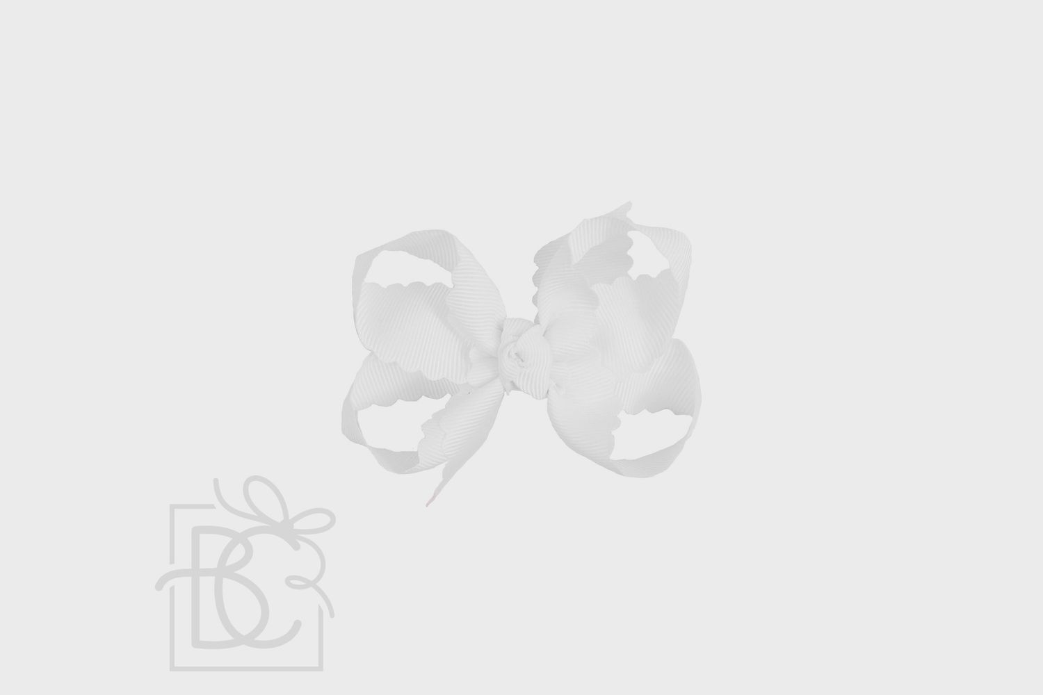 WHITE SCALLOPED EDGE BOW- 3.5&quot;