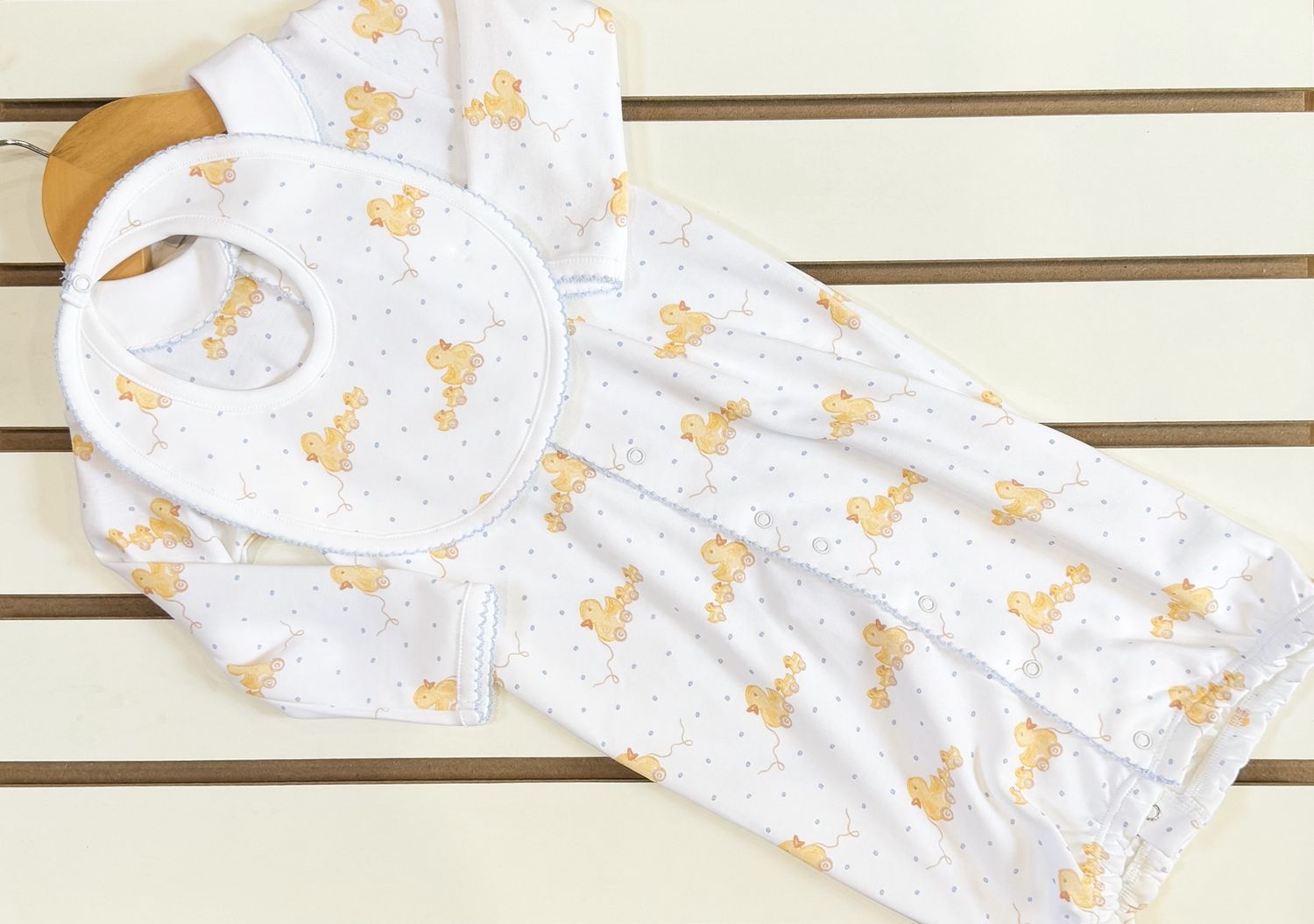 BLUE DUCKS PRINT CONVERTER GOWN &amp; BIB