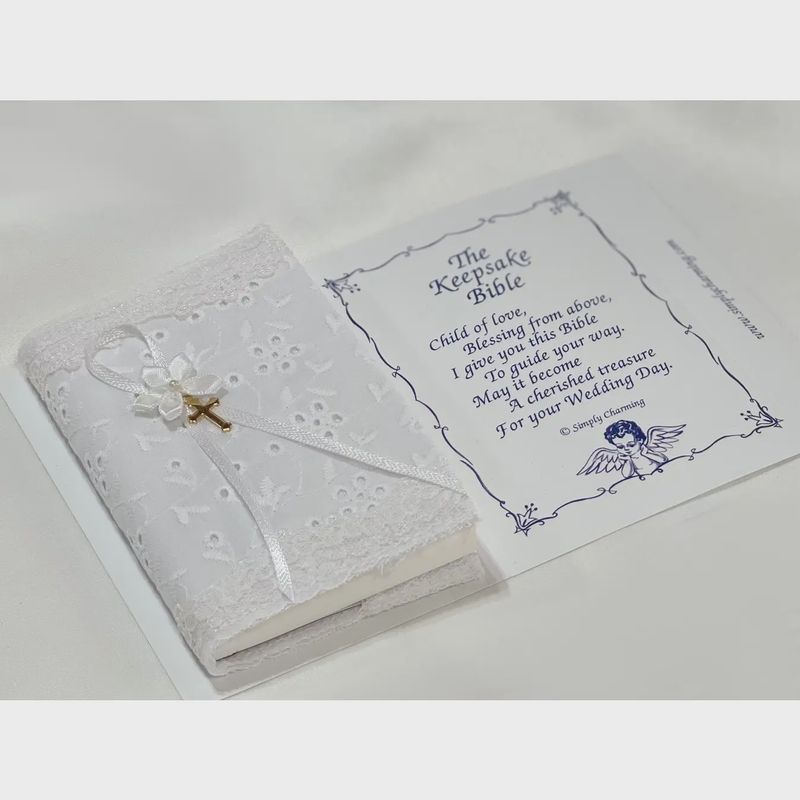EYELET BABY BIBLE