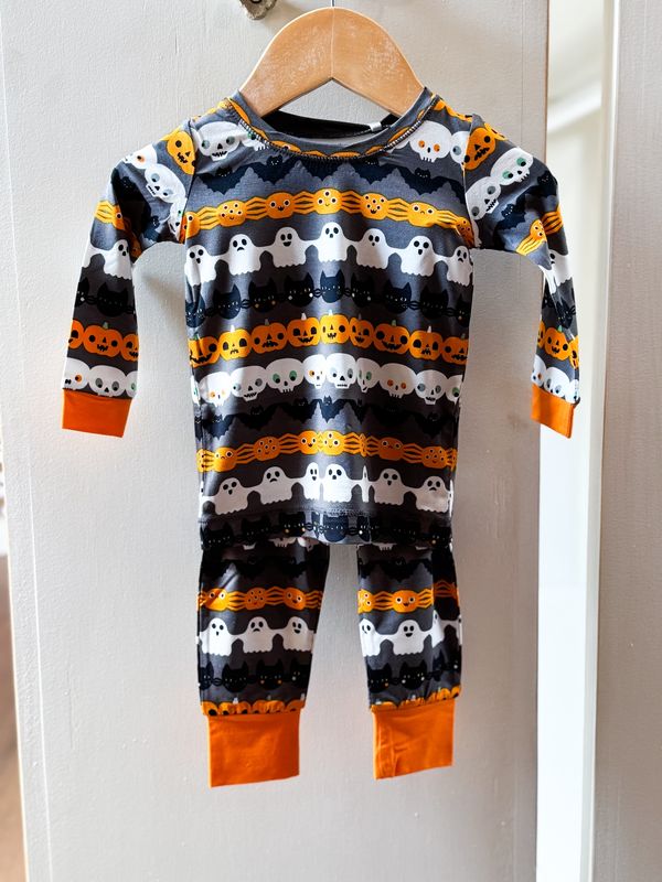 HALLOWEEN PAPER GARLAND GLOW IN THE DARK L/S LOUNGEWEAR SET