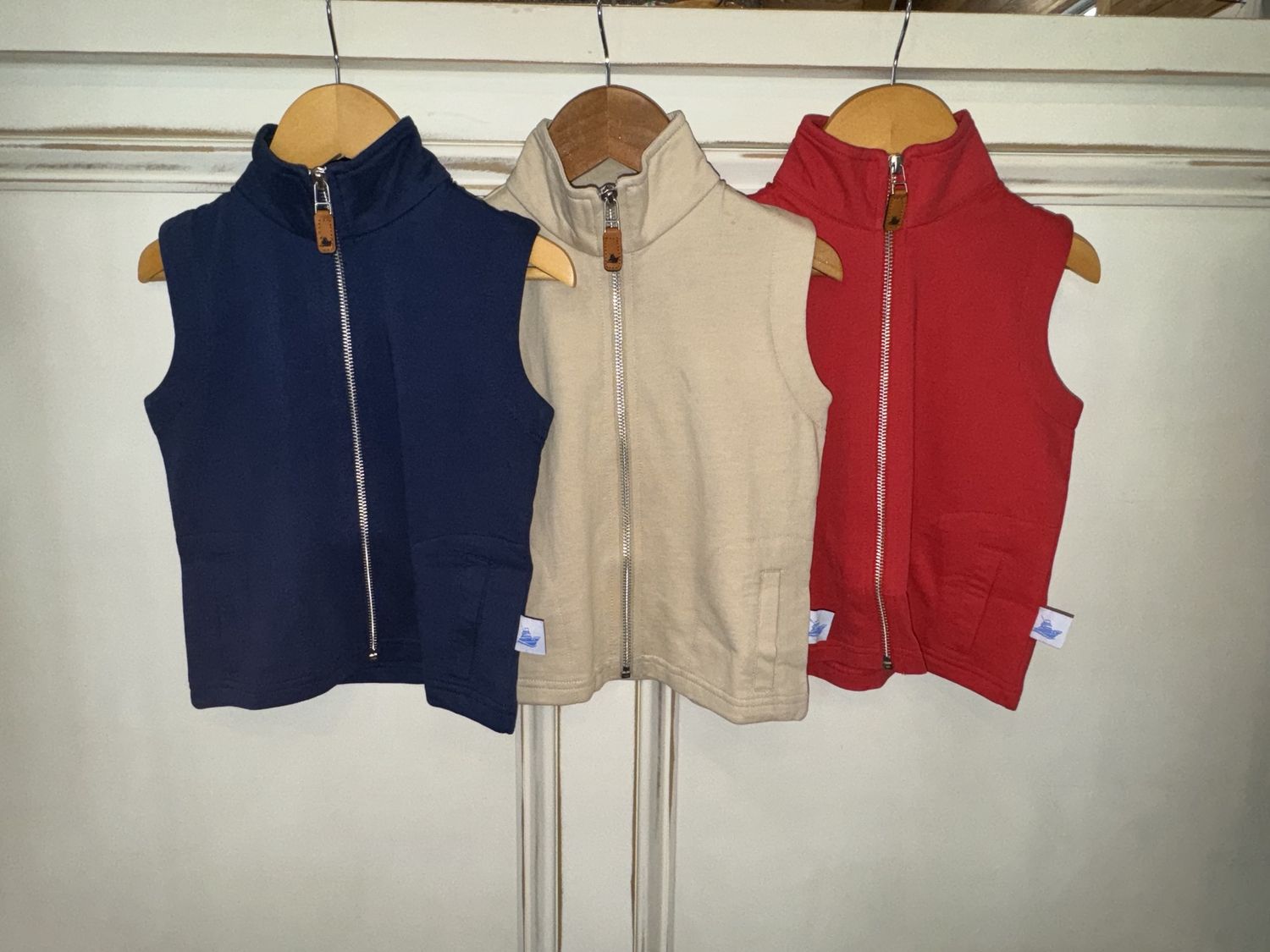 KNIT VEST - NAVY