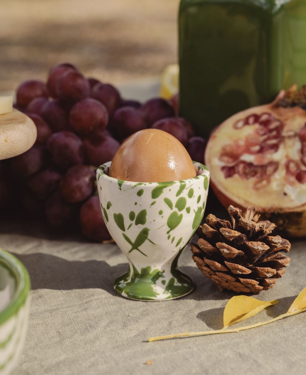 MOSS GREEN &amp; WHITE CERAMIC EGG CUP