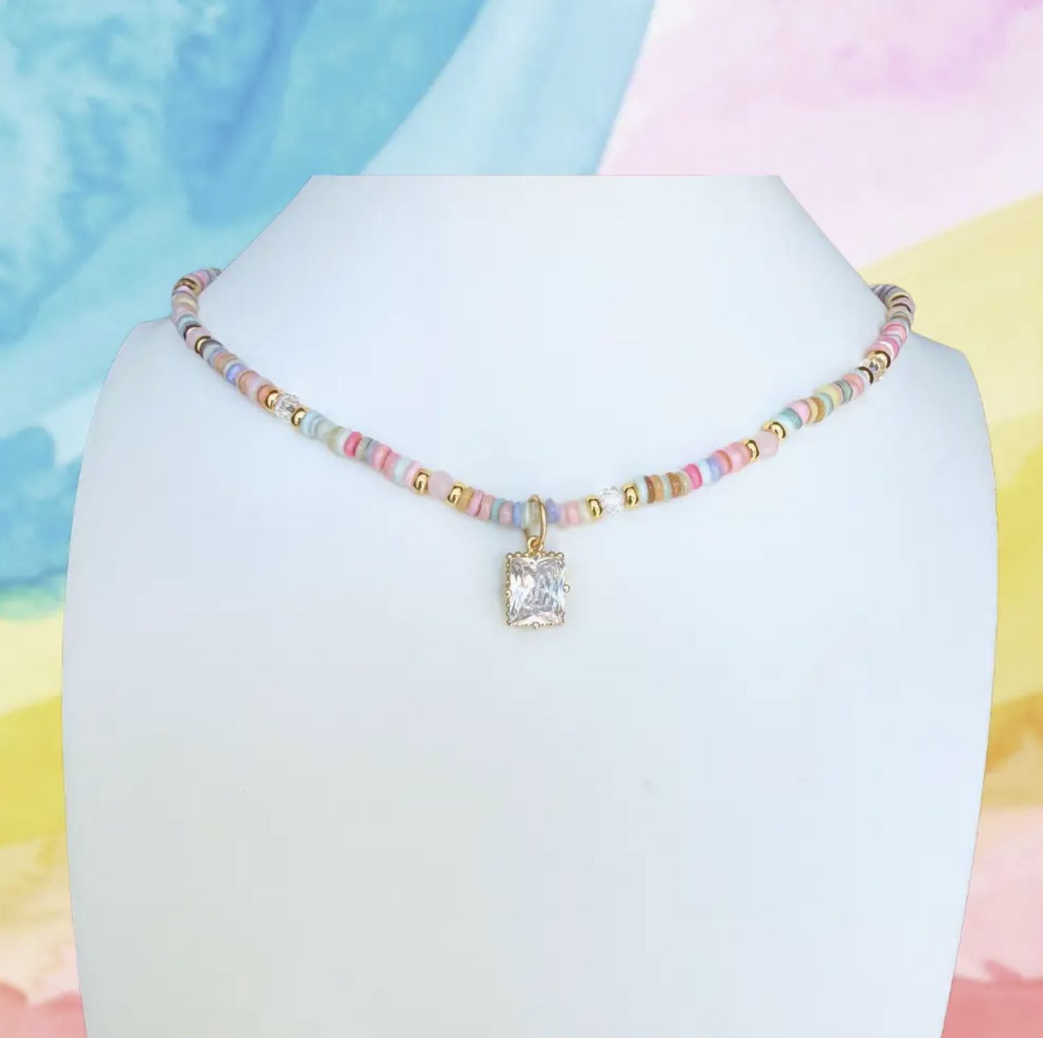 VIOLET BEADED NECKLACE