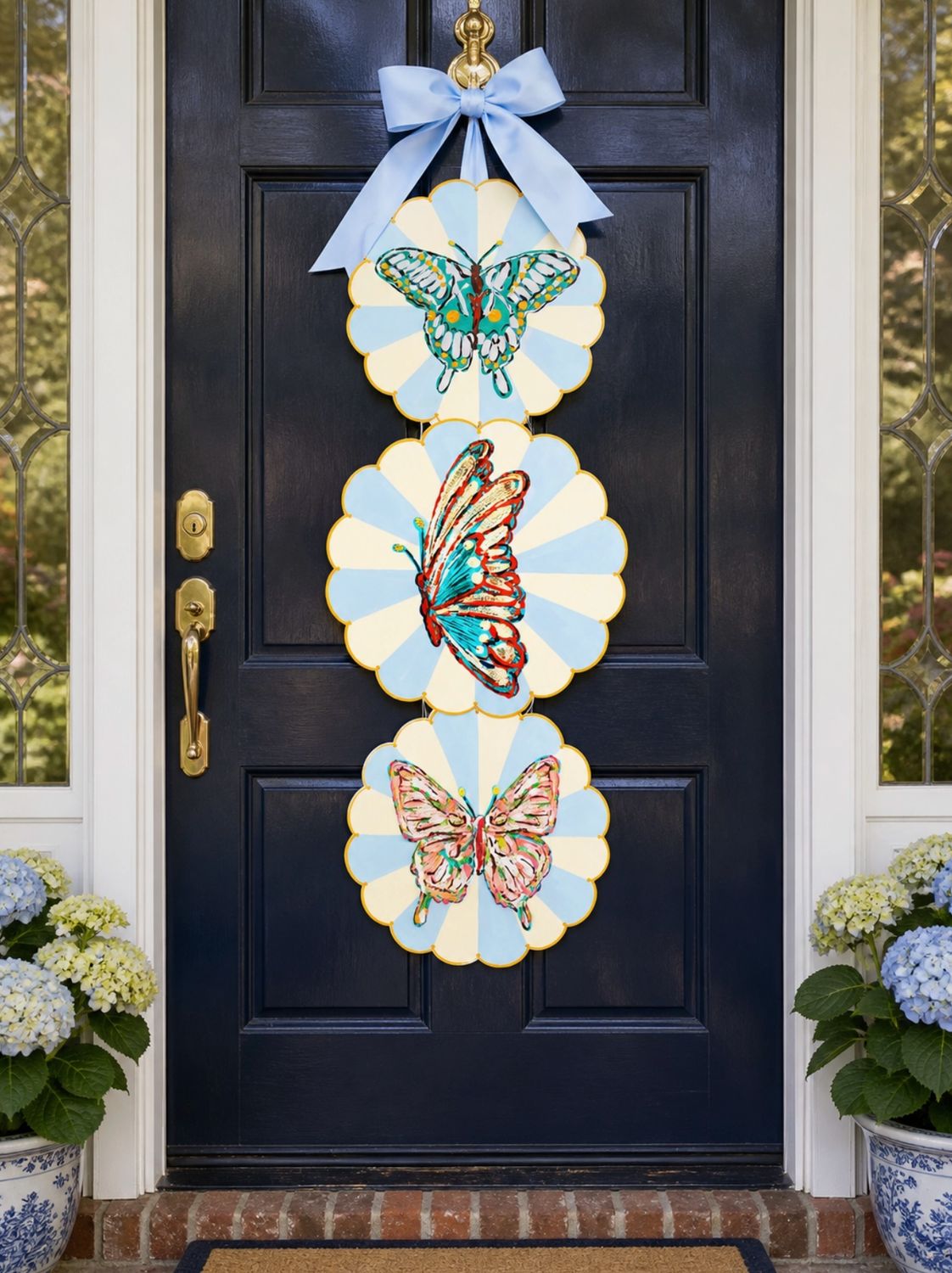 LARGE DESIGNER SCALLOP TIERED BUTTERFLY FLIGHT DOOR HANGER
