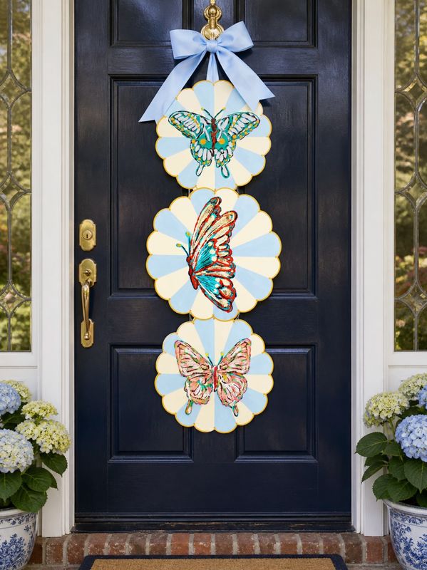 LARGE DESIGNER SCALLOP TIERED BUTTERFLY FLIGHT DOOR HANGER