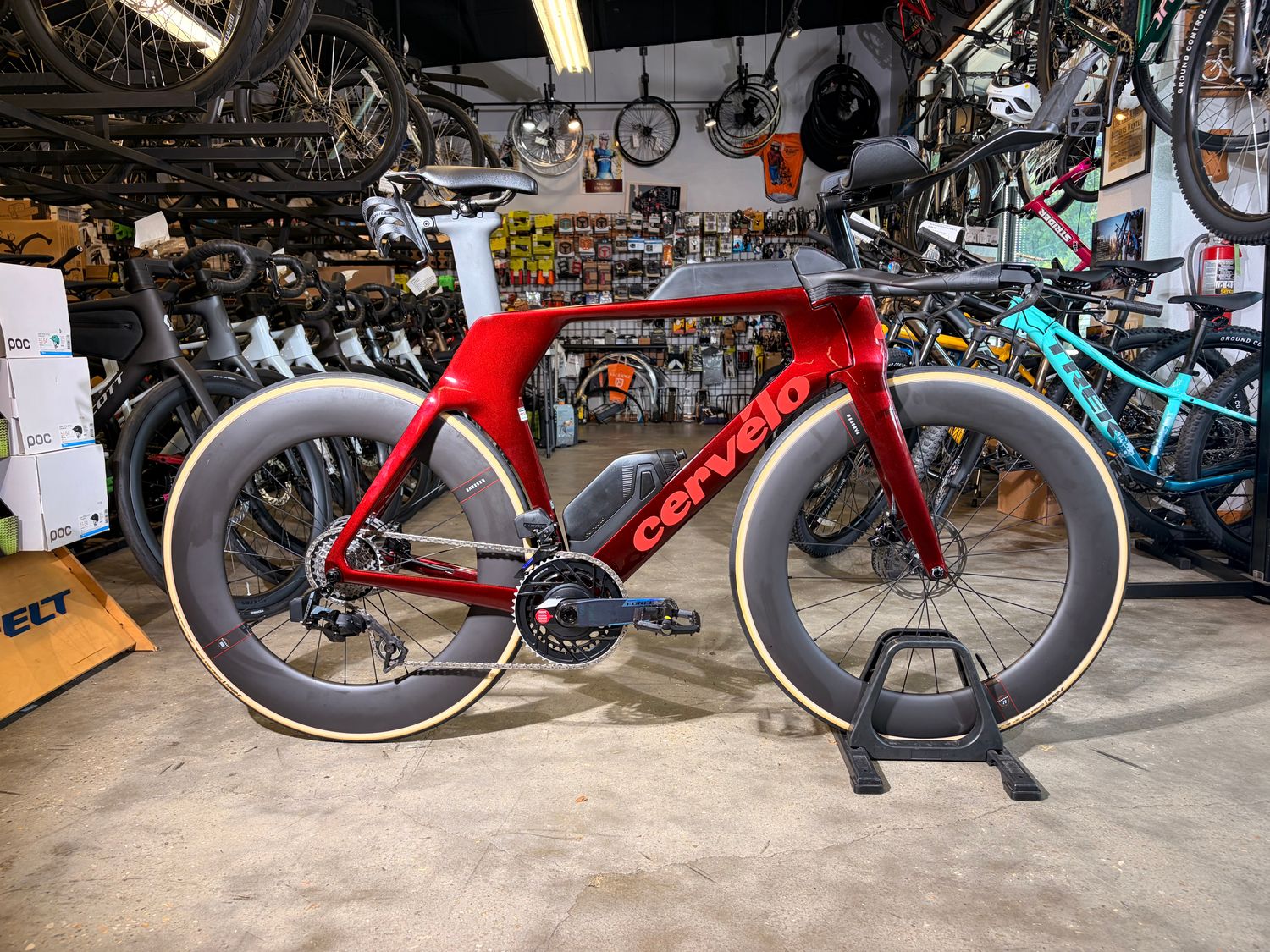 Cervelo P5 FORCE AXS RED HOT SIZE 56 w/ XLAB Gorilla Cages and Dash Saddle