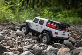 SCX24 Jeep Gladiator 4WD Rock Crawler RTR, White