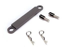 3727A Battery hold-down plate (grey) / metal posts (2) / body clips (2)