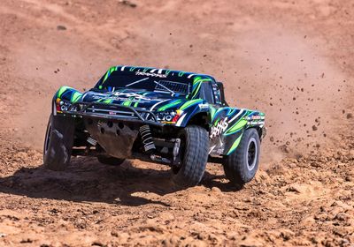 68386-4-GRN Slash 4X4 VXL