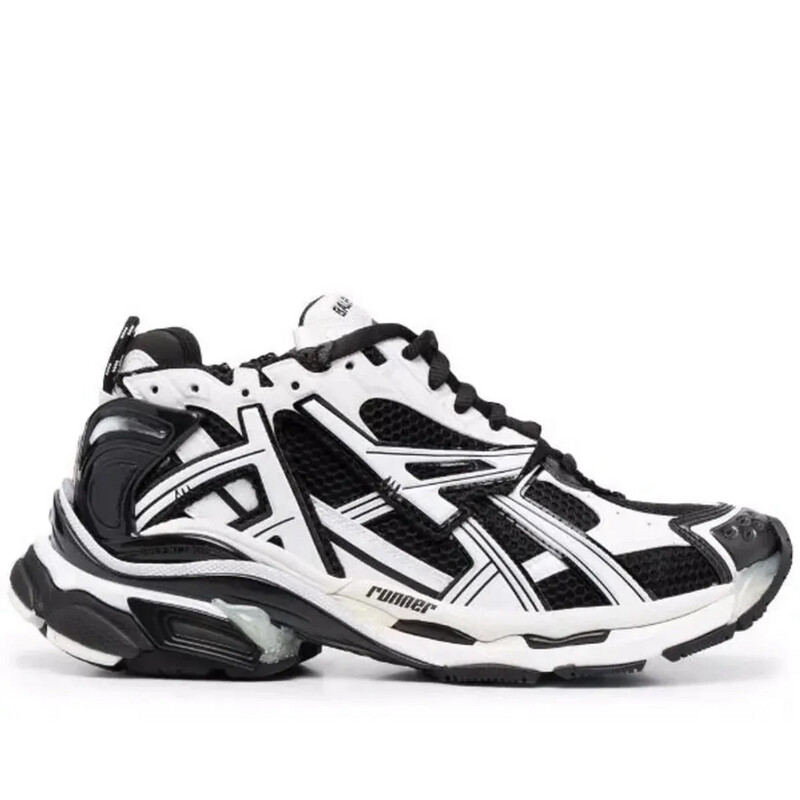 BB RUNNERS - BLACK &amp; WHITE