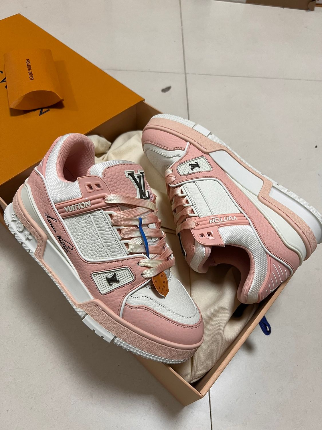LV TRAINER - PINK