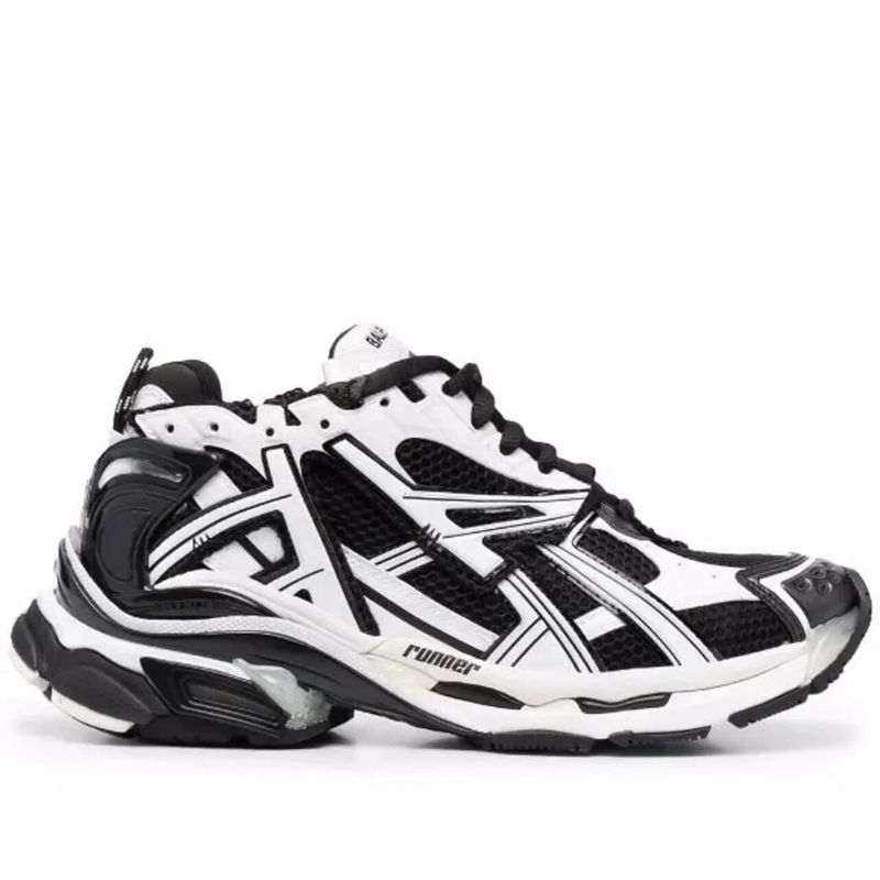 BB RUNNERS - BLACK &amp; WHITE (ON HAND) (MENS 42)