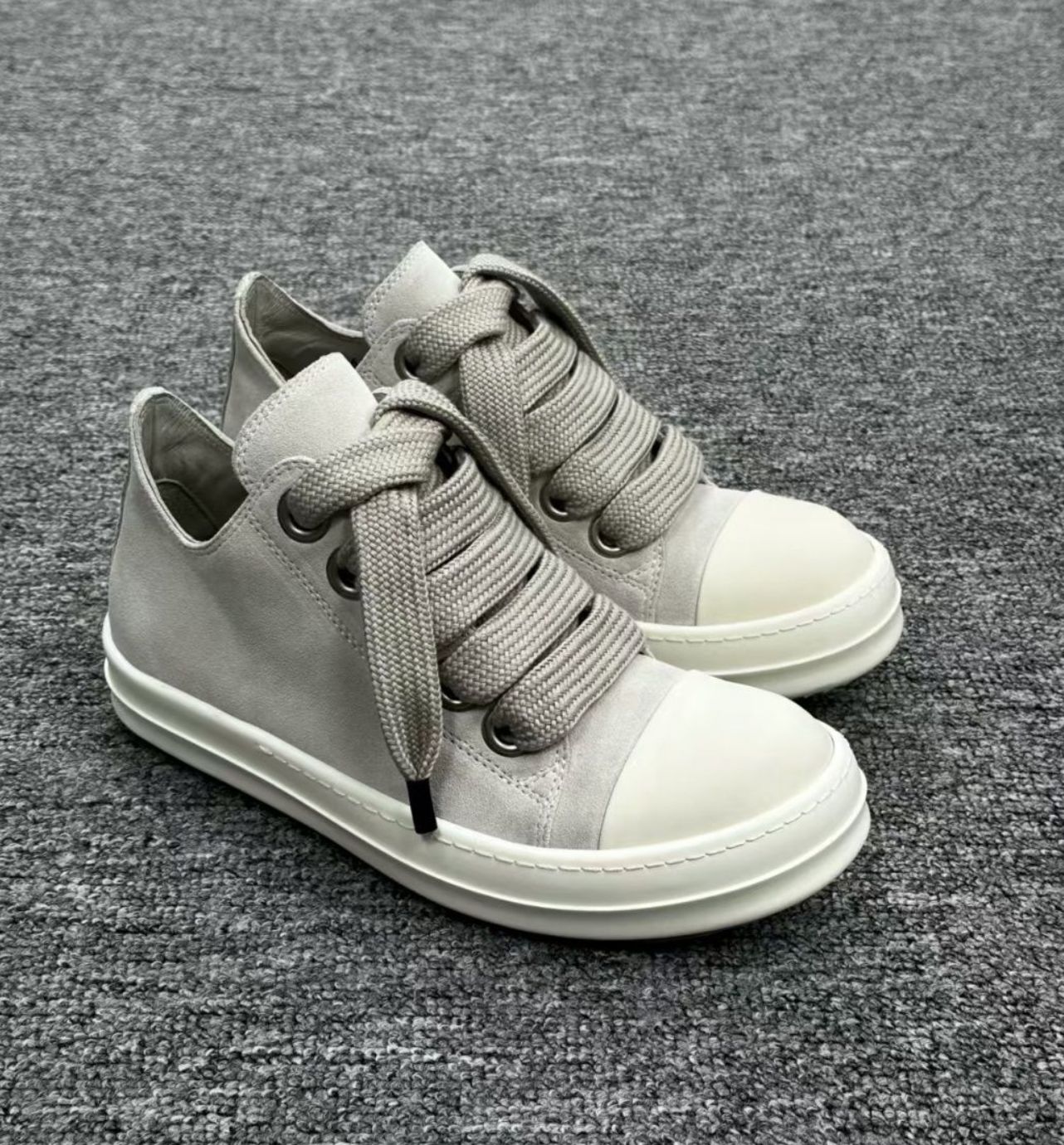 RO LOW - BLACK JUMBO LACE (ON HAND) (MENS 42)