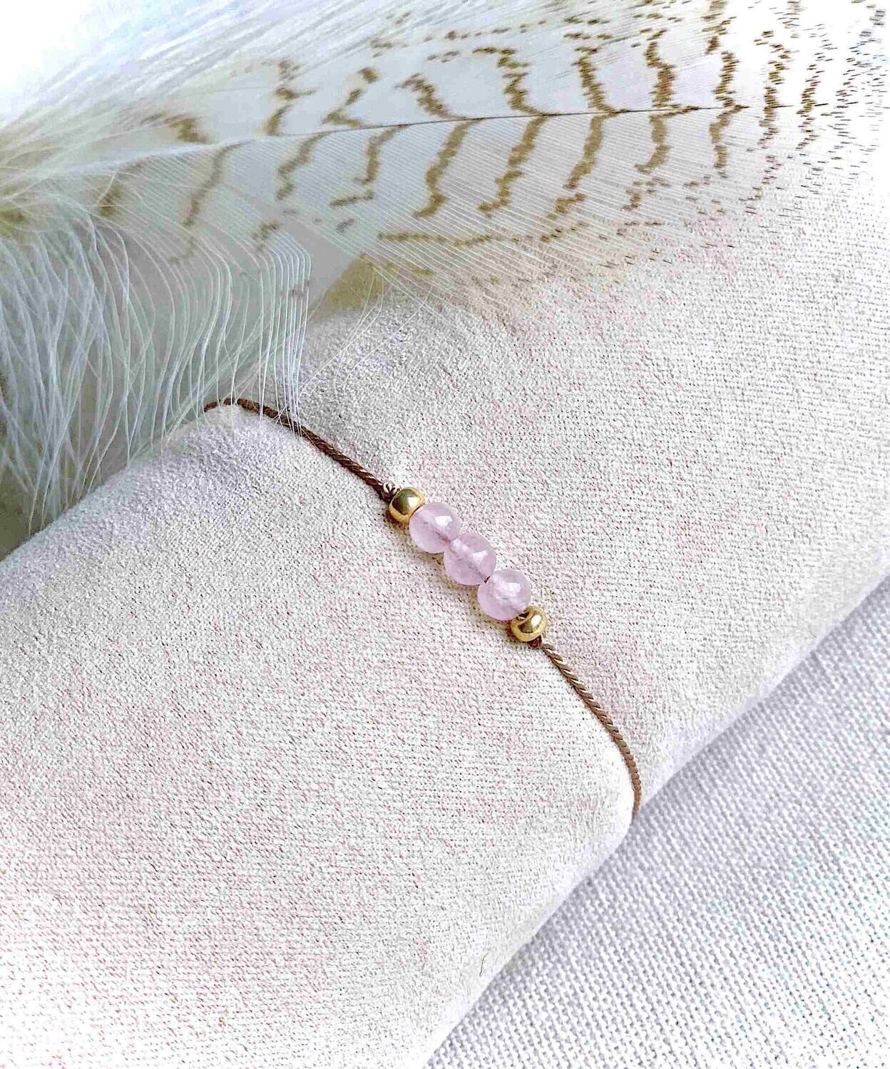 Armbandje "silk" met 3 edelsteen kralen