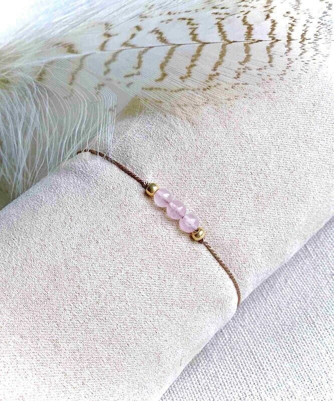 Armbandje "silk" met 3 edelsteen kralen
