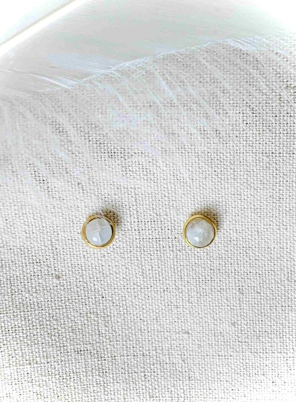 "Oorsteker stainless steel goud" met edelsteen 6mm