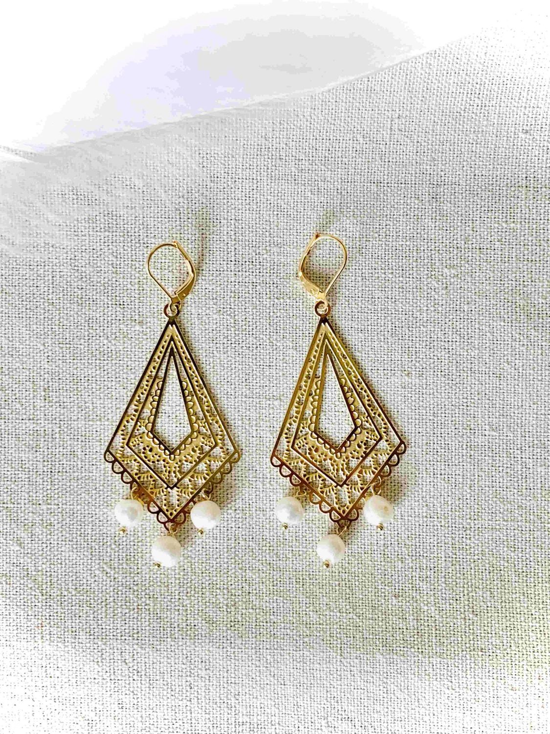 Oorbel "Boho" met edelsteen