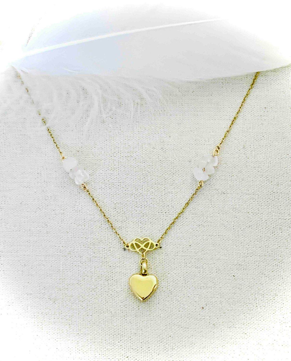 Ketting met asbedel en edelsteen