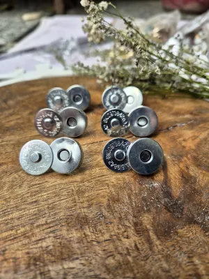 Magnet Button