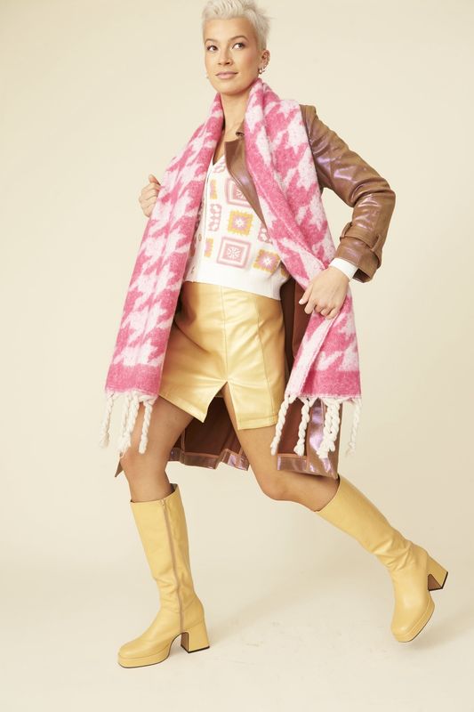 Pink houndstooth cashmere blend scarf