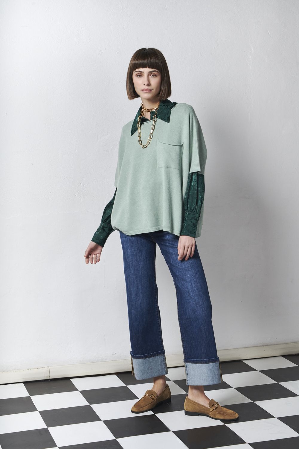 Blue denim cropped jeans