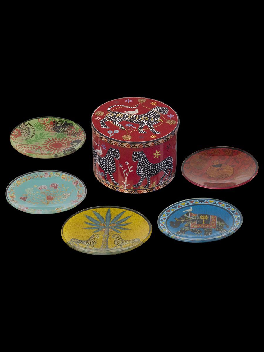 Red ocelot tin with 5 plates