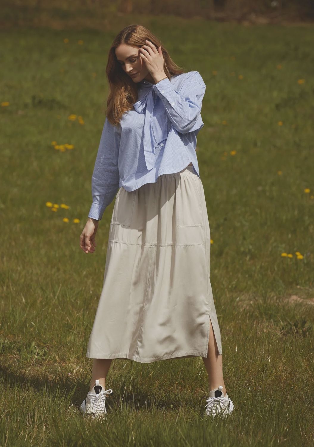 Cara beige skirt