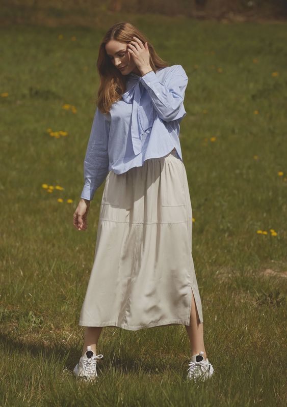 Cara beige skirt