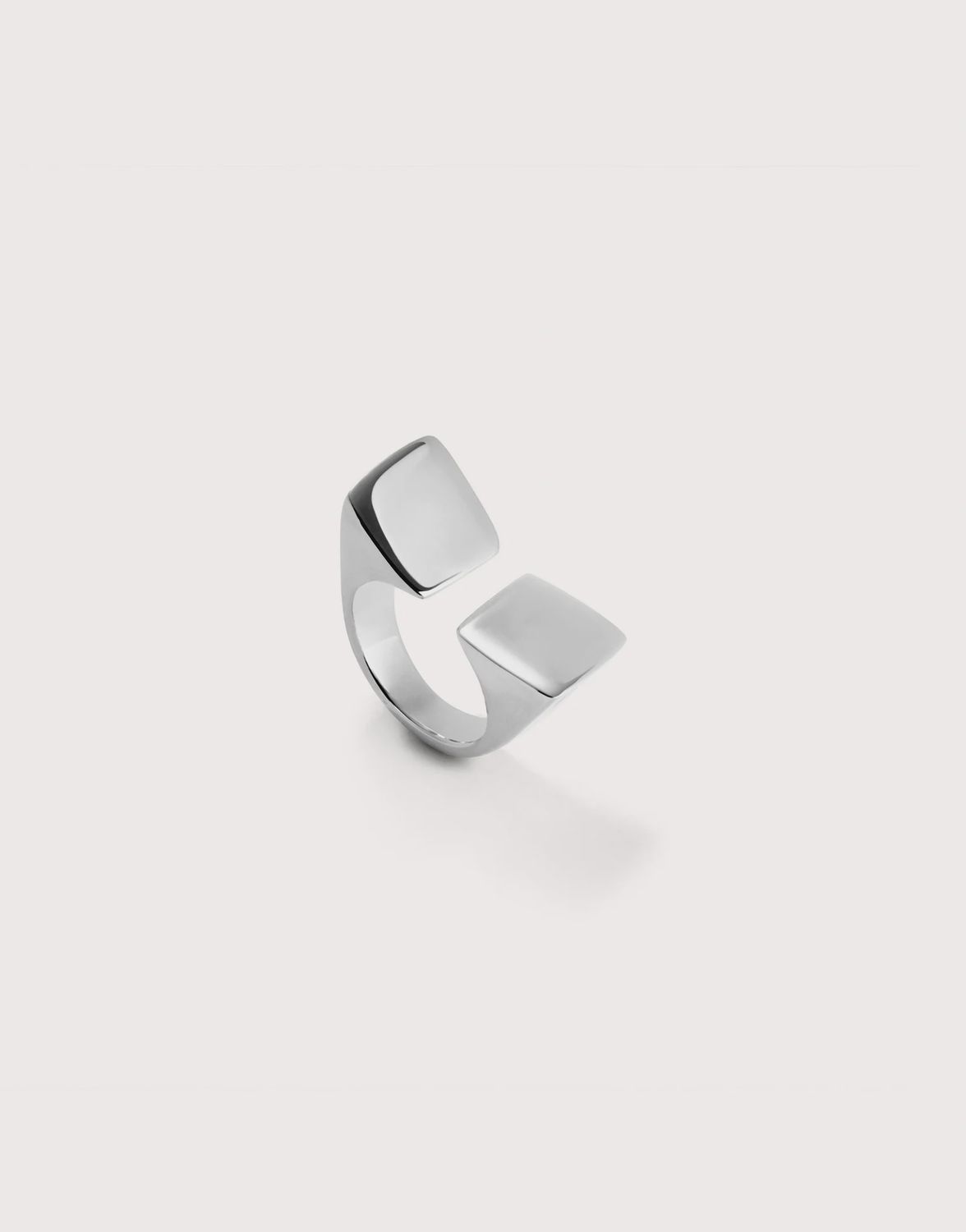 Square shape ring in silver