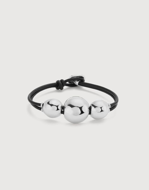 Leather bracelet with 3 silver beads
