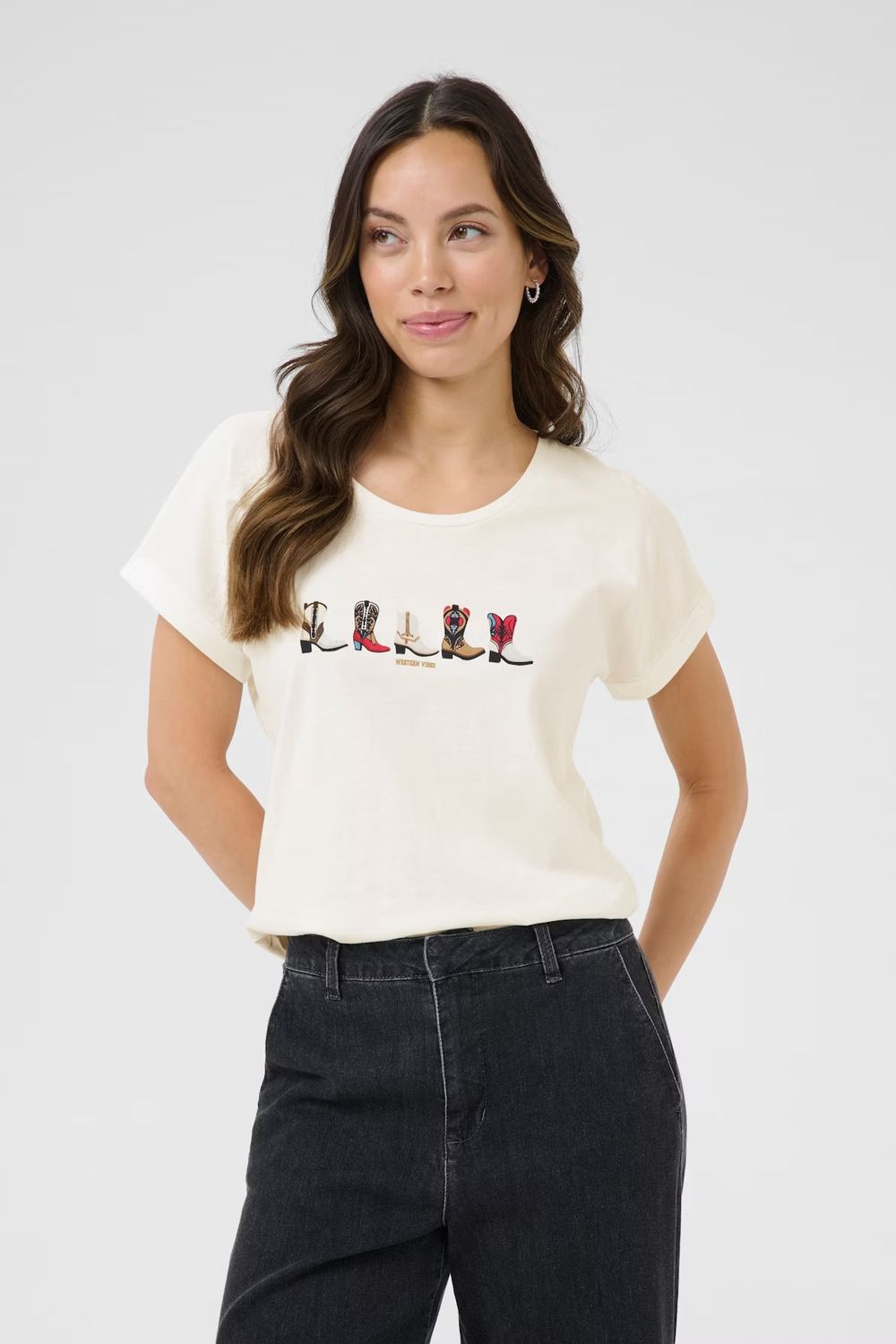 Sita t-shirt cream cowboy boots
