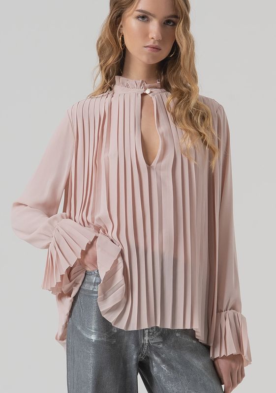 Pleated blouse in blush pink