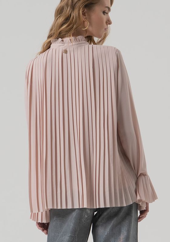 Pleated blouse in blush pink