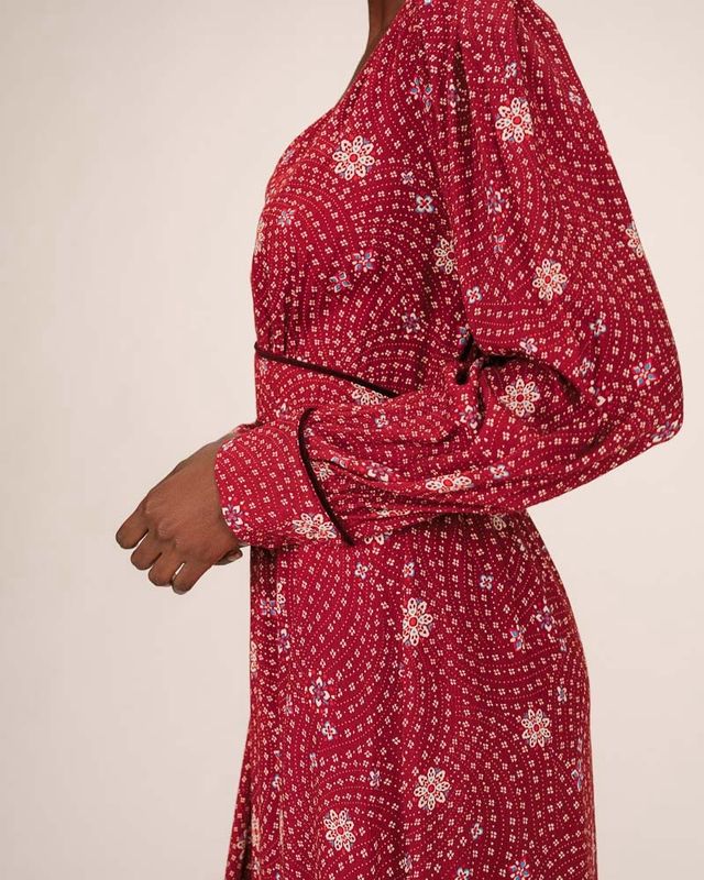 Sensible dress burgundy