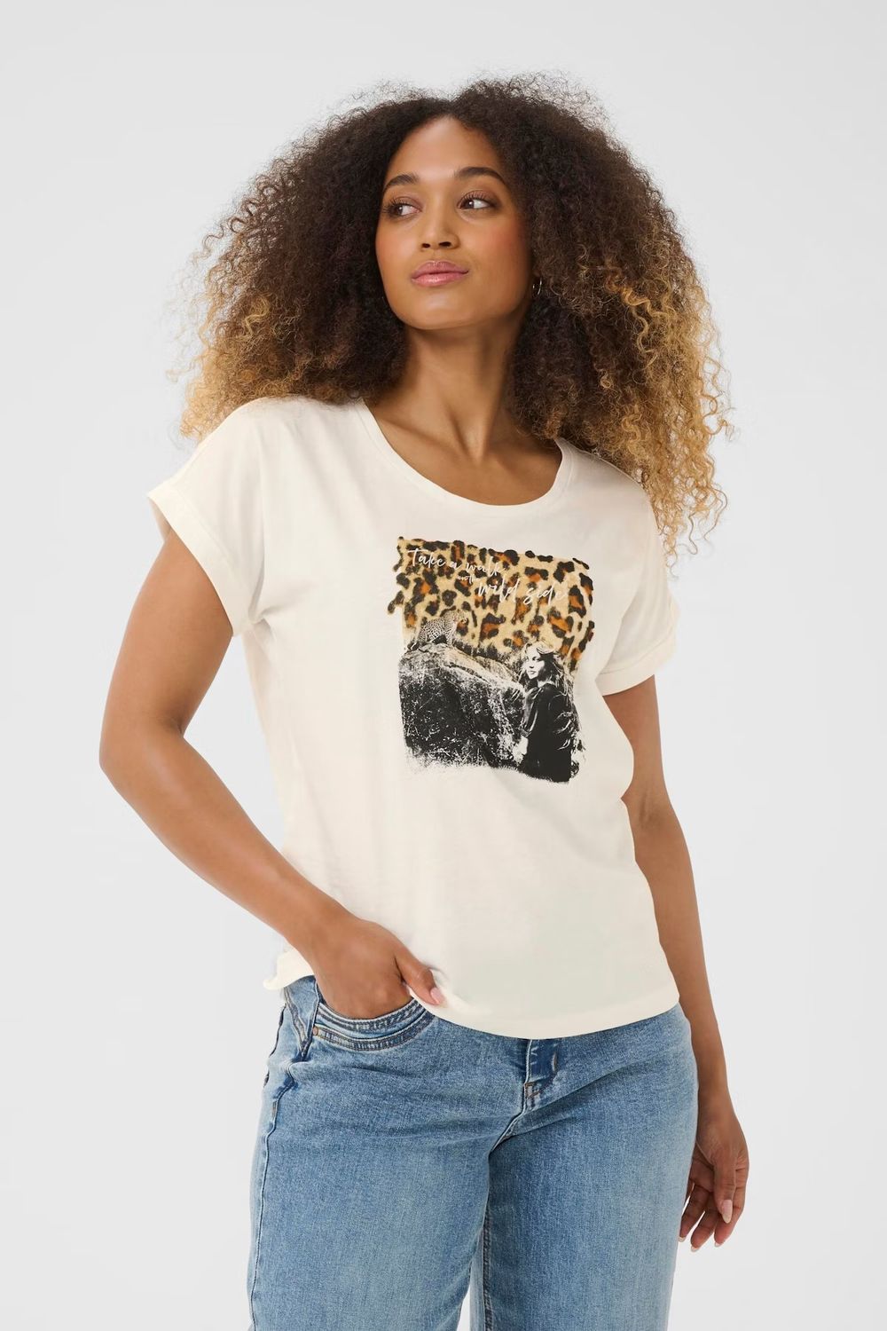 Mias T shirt snow white